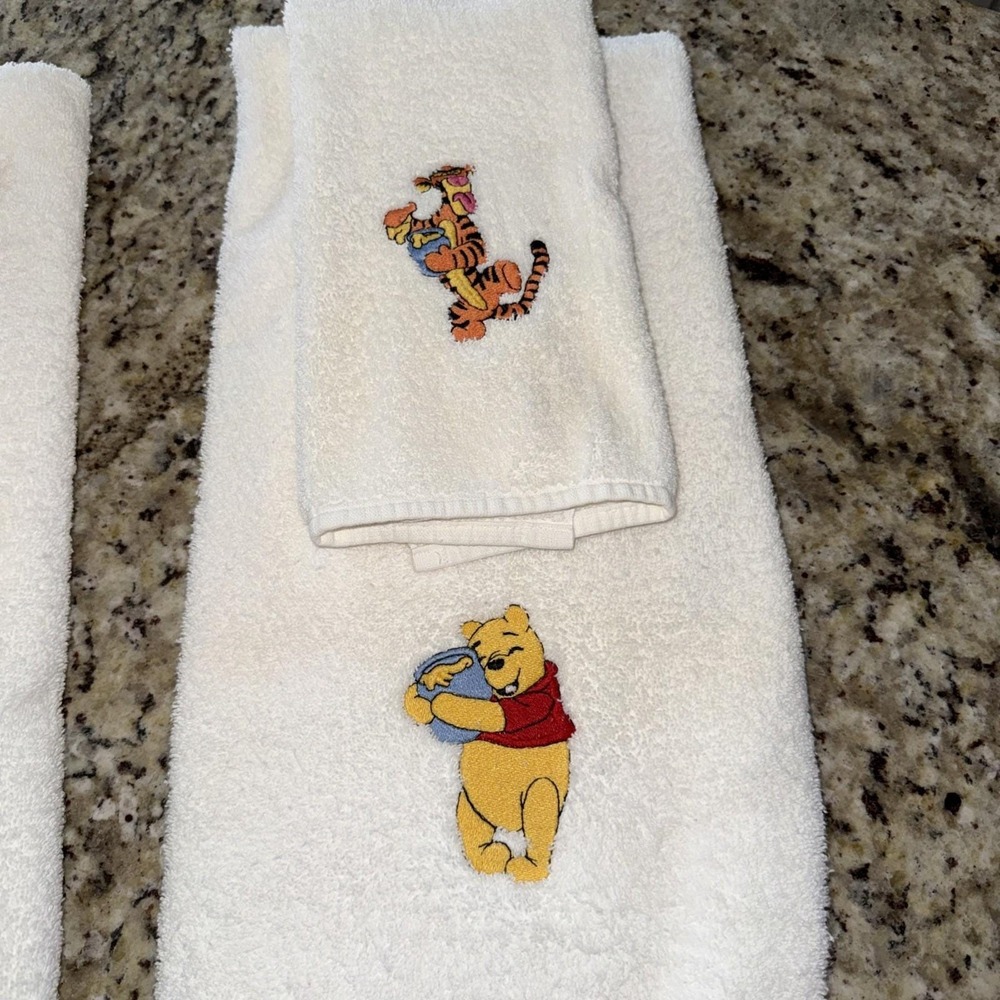 Winnie‎ the Pooh Bath towel hand Towel Disney bathroom embroidered Logos 5408
